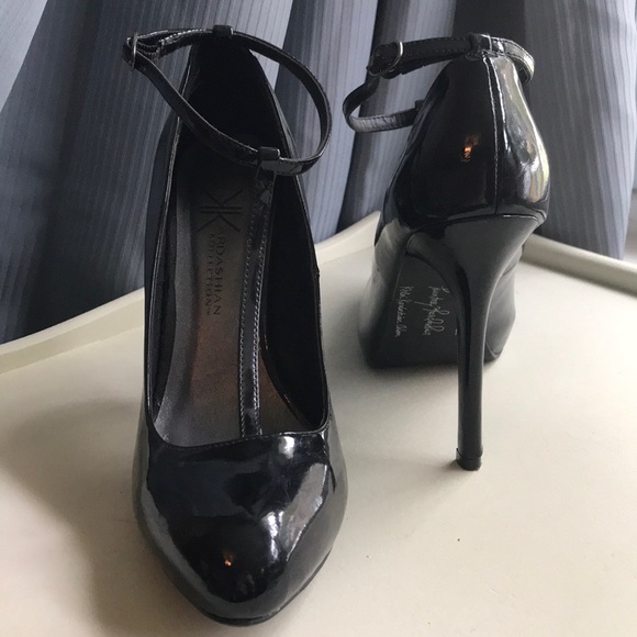 Black patent T strap heel - Picture 2 of 4